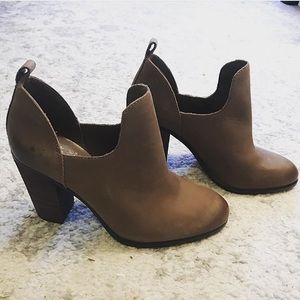 Vince camuto Boots